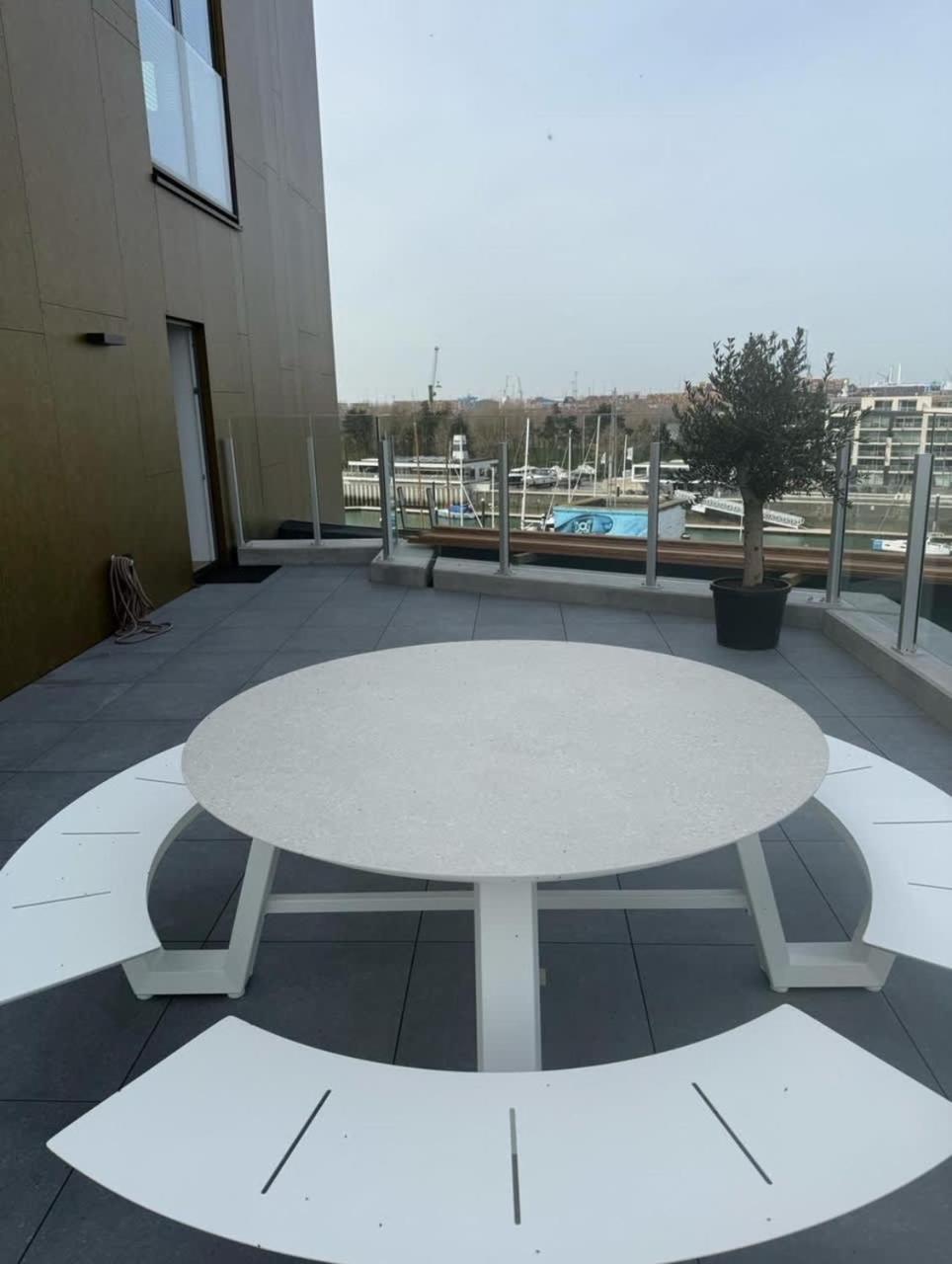 Huswell - Lovely New Apartment At The Harbor + Parking Brugge Kültér fotó